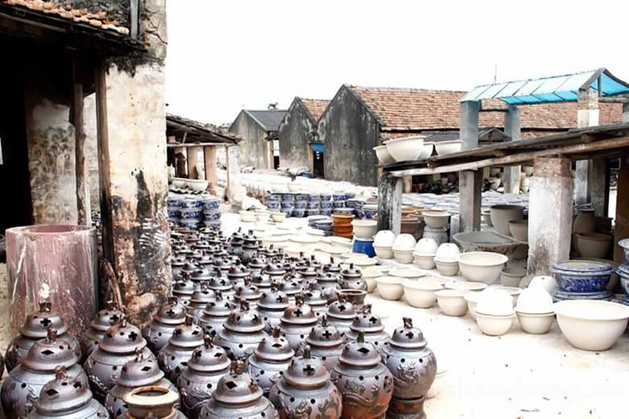 Làng góm Hương Canh có tuổi đời hơn 300 năm.