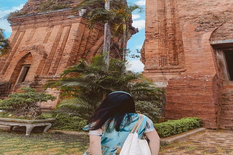 Vô vàn ngóc ngách sống ảo tại Tháp Đôi Bình Định.