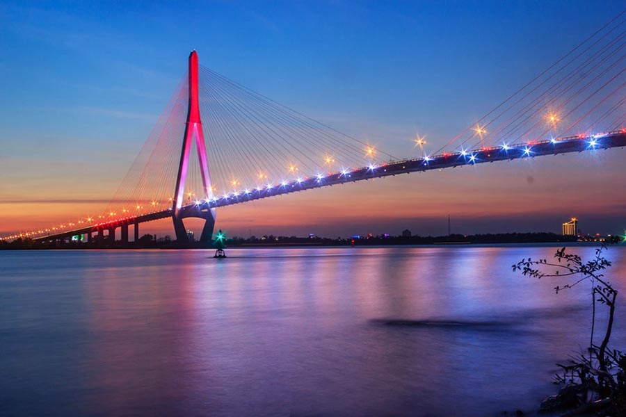 Cầu Cần Thơ là cây cầu có nhịp chính dài nhất Việt Nam.